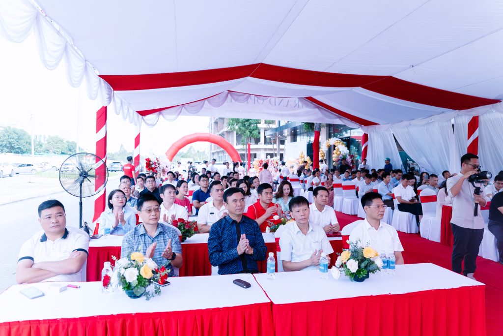 KHAI TRƯƠNG SHOWROOM GẠCH ỐP LÁT VÀ THIẾT BỊ VỆ SINH TẠI THANH HÓA