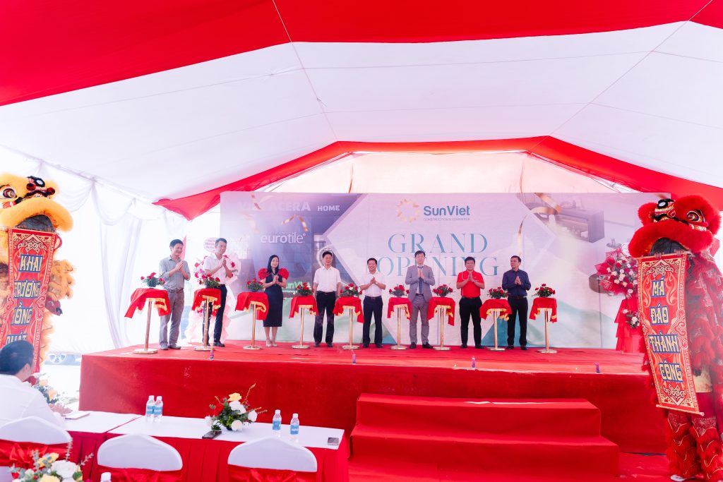 KHAI TRƯƠNG SHOWROOM GẠCH ỐP LÁT VÀ THIẾT BỊ VỆ SINH TẠI THANH HÓA