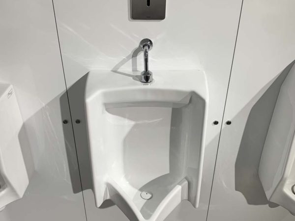 BON TIEU NAM TOTO UT445H 2