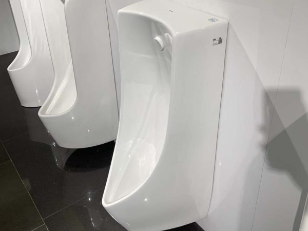 BON TIEU NAM TOTO UT901H 1